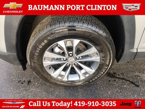 Used 2025 Chevrolet Equinox LT image 24