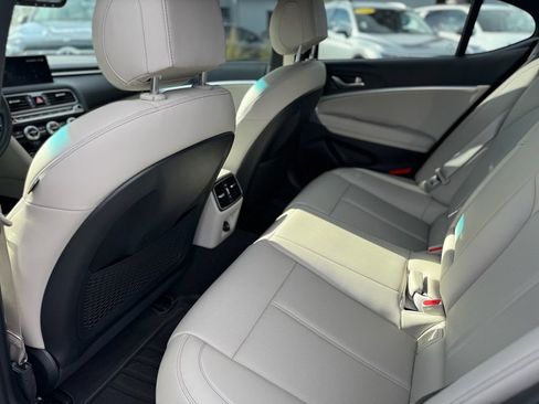 Used 2023 Genesis G70 2.0T RWD image 14