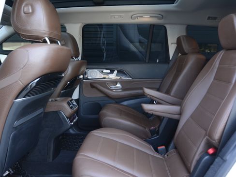 Used 2024 Mercedes-Benz GLS 450 4MATIC image 33