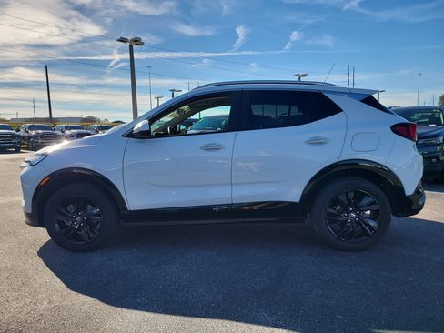 Used 2024 Buick Encore GX Sport Touring image 8