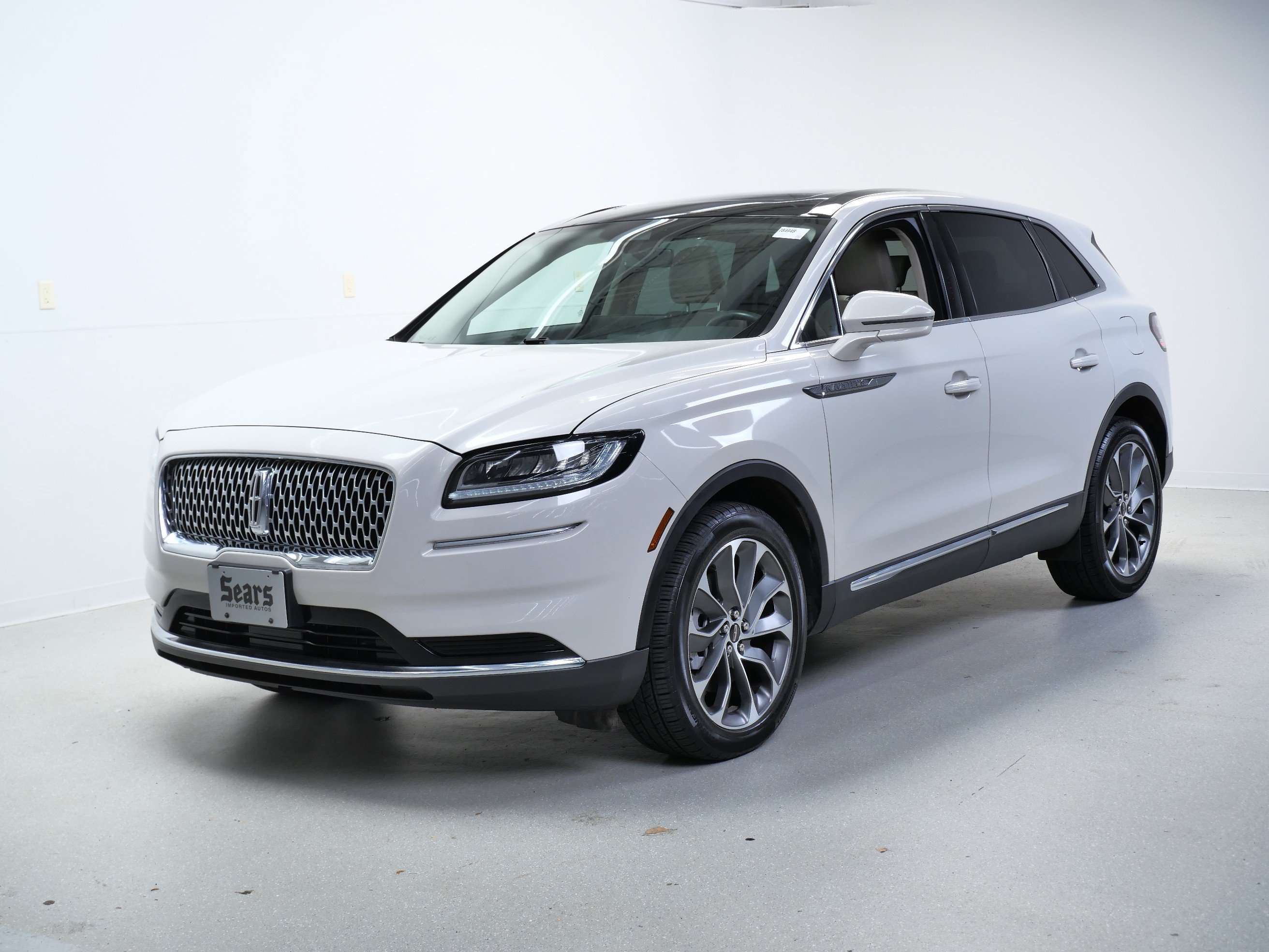 Used 2022 Lincoln Nautilus Reserve w/ Luxury Package AWD/4WD image 8
