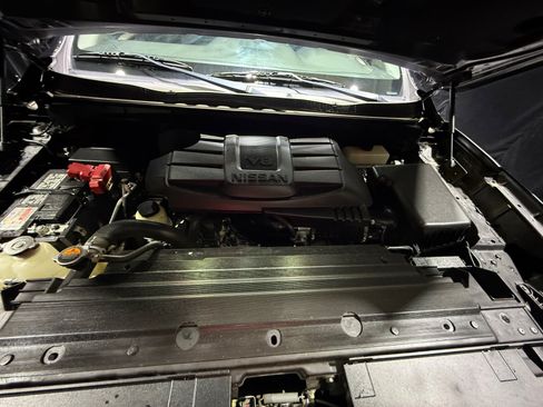 Used 2021 Nissan Titan SV w/ SV Convenience Package AWD/4WD image 22
