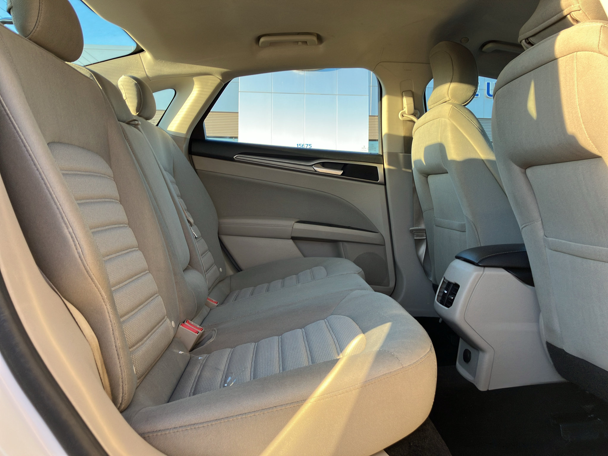 Used 2018 Ford Fusion SE FWD image 31