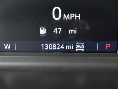 Used 2019 Chevrolet Silverado 1500 LT w/ Texas Edition image 18