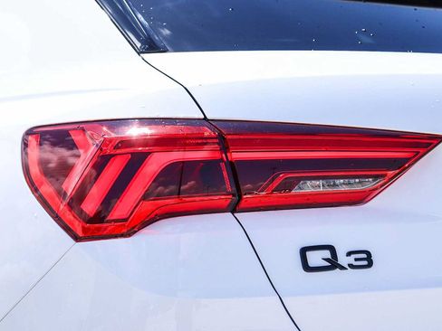 Used 2025 Audi Q3 2.0T Premium w/ Convenience Package AWD/4WD image 12