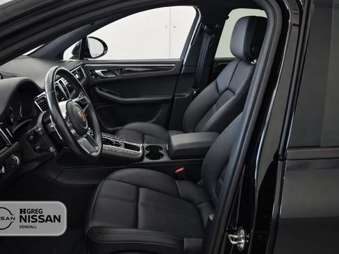 Used 2018 Porsche Macan AWD/4WD image 7