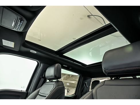 Used 2025 Ford F150 Raptor AWD/4WD image 15