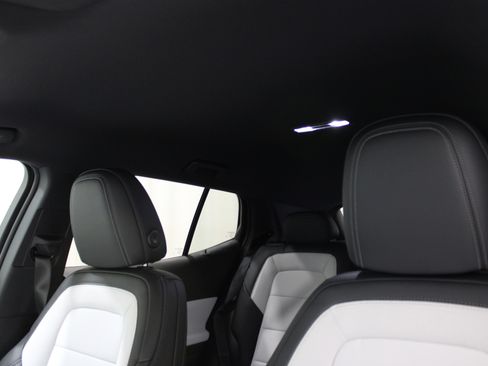 New 2026 Chevrolet Equinox EV LT image 28