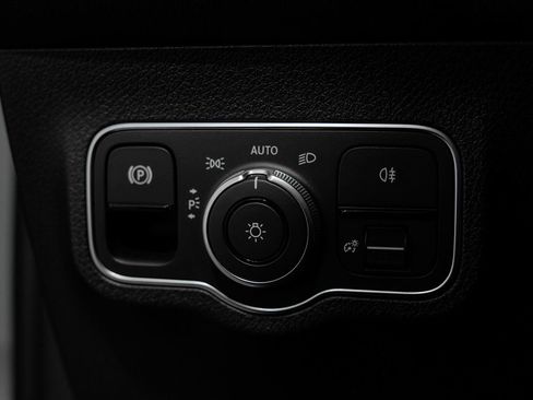 Used 2024 Mercedes-Benz GLB 35 AMG 4MATIC image 28