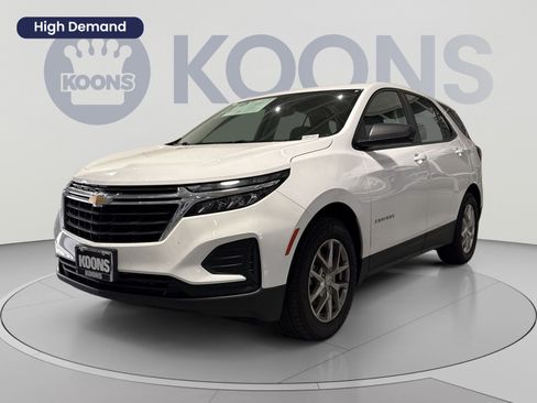 Used 2023 Chevrolet Equinox LS FWD image 1
