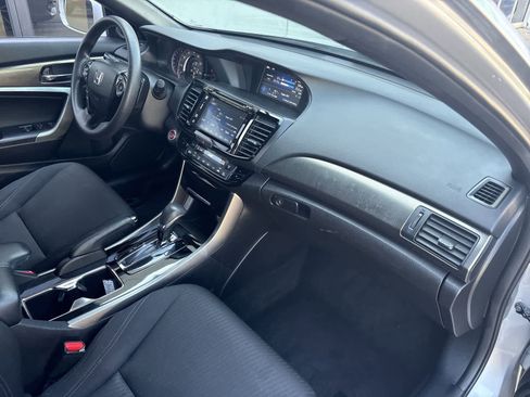 Used 2017 Honda Accord EX image 26