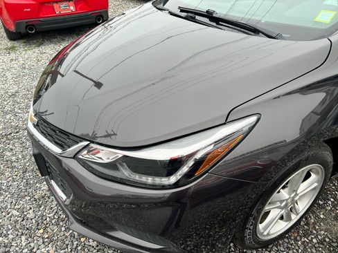 Used 2017 Chevrolet Cruze LT FWD image 31