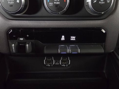 Used 2023 RAM 1500 Big Horn AWD/4WD image 25