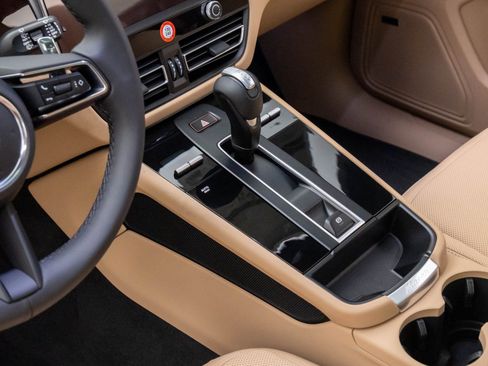 New 2026 Porsche Macan image 13