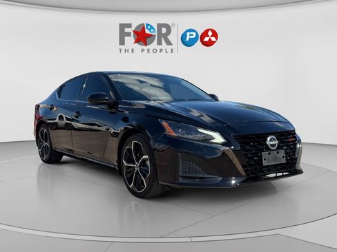 Used 2023 Nissan Altima 2.5 SR w/ SR Premium Package FWD image 7