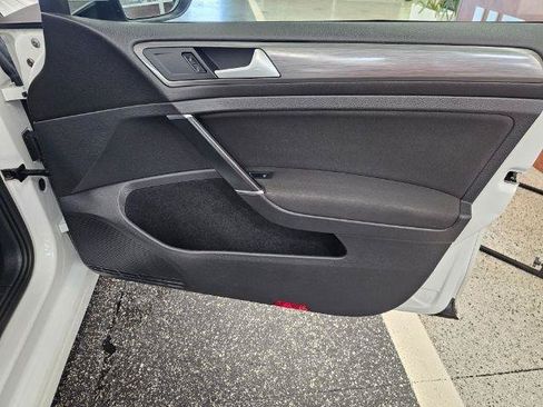 Used 2019 Volkswagen Golf S FWD image 32