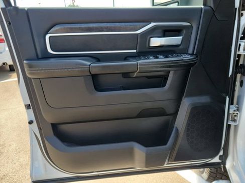 Used 2024 RAM 2500 Big Horn AWD/4WD image 18