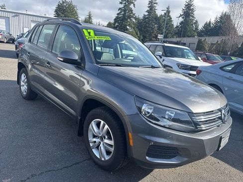 Used 2017 Volkswagen Tiguan S image 5
