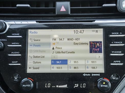 Used 2020 Toyota Camry SE w/ Sunroof Package FWD image 20