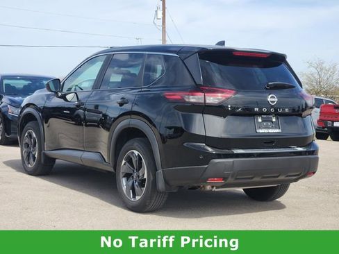 Certified 2025 Nissan Rogue SV image 5