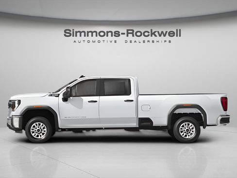 Used 2024 GMC Sierra 2500 AT4 image 6