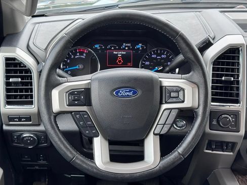 Used 2018 Ford F250 Lariat w/ Lariat Ultimate Package AWD/4WD image 8