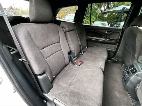 Used 2022 Honda Pilot Sport image 19