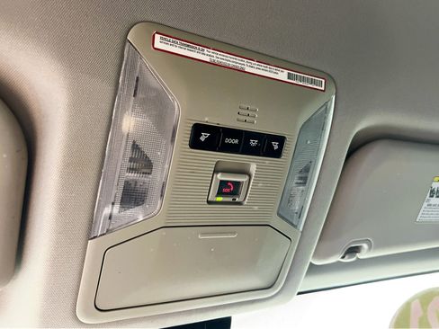 Used 2021 Toyota RAV4 LE FWD image 20