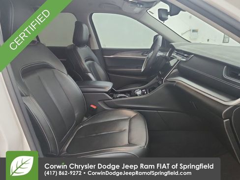 Certified 2023 Jeep Grand Cherokee Limited w/ Black Appearance Package image 31