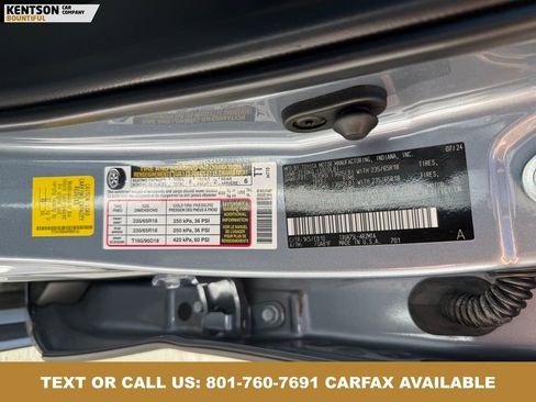 Used 2024 Toyota Highlander XLE AWD/4WD image 40