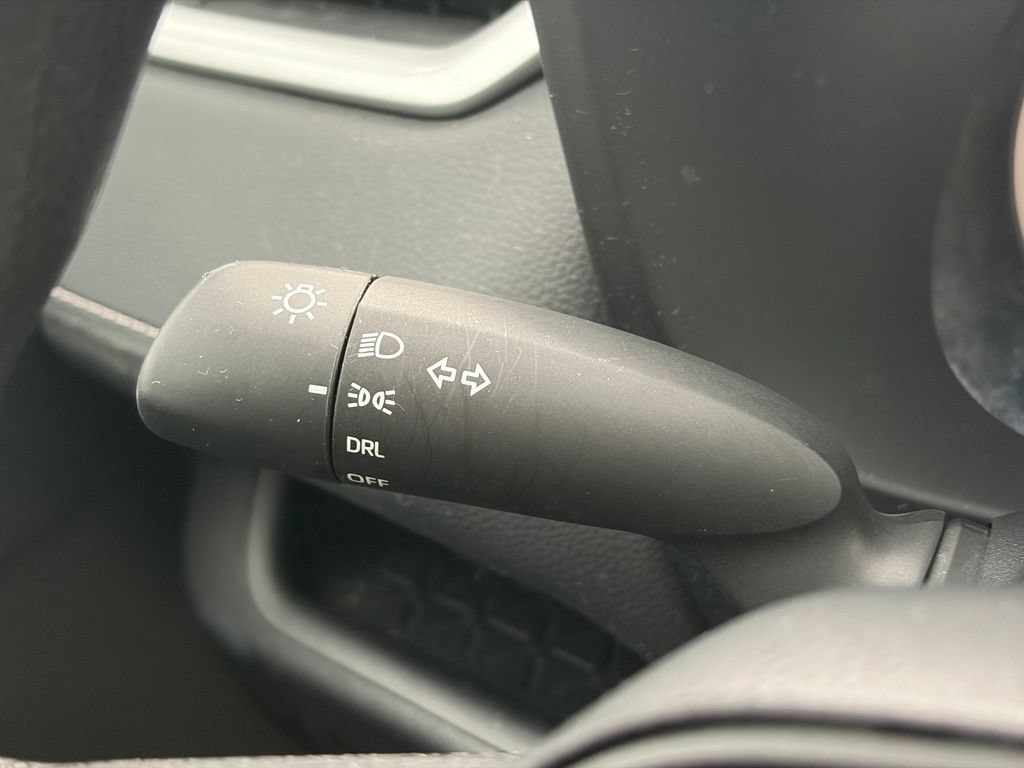 Used 2025 Toyota RAV4 LE AWD/4WD image 25