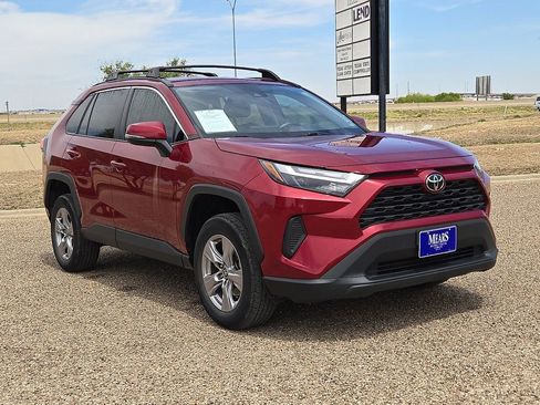 Used 2022 Toyota RAV4 XLE image 7