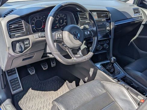 Used 2018 Volkswagen Golf R 4-Door AWD/4WD image 10