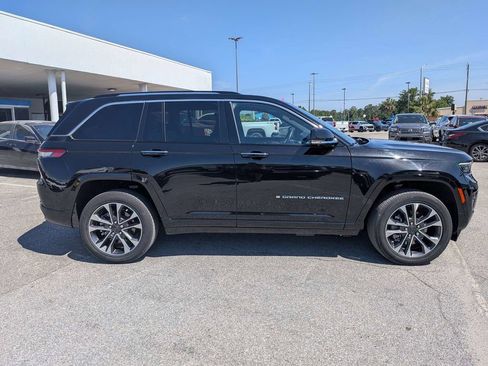 Used 2022 Jeep Grand Cherokee Overland w/ Advanced Protech Group III image 2