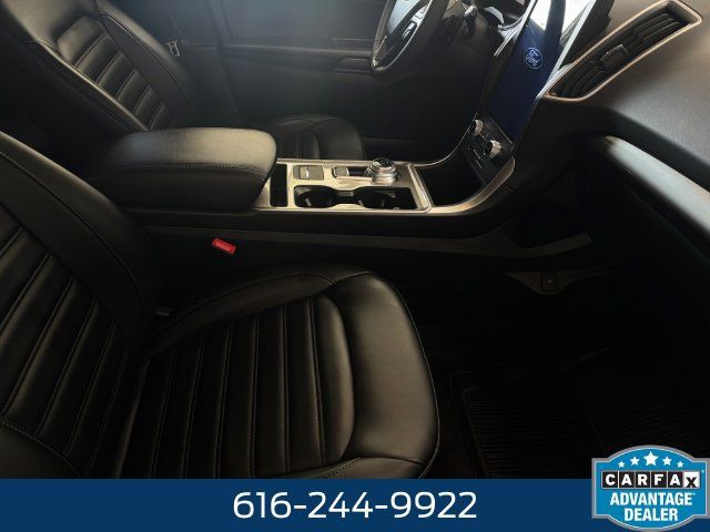 Used 2024 Ford Edge SEL w/ Convenience Package AWD/4WD image 4