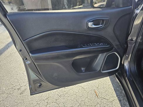 Used 2021 Jeep Compass Latitude image 6