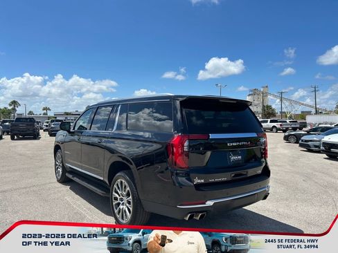 Used 2025 GMC Yukon XL Denali AWD/4WD image 5