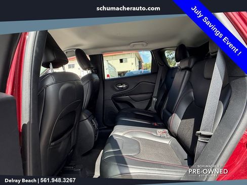 Used 2020 Jeep Cherokee Trailhawk w/ Cold Weather Group AWD/4WD image 13