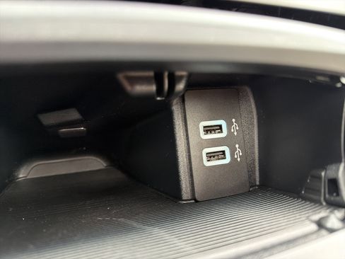 Used 2018 Ford Edge Titanium w/ Equipment Group 301A image 22