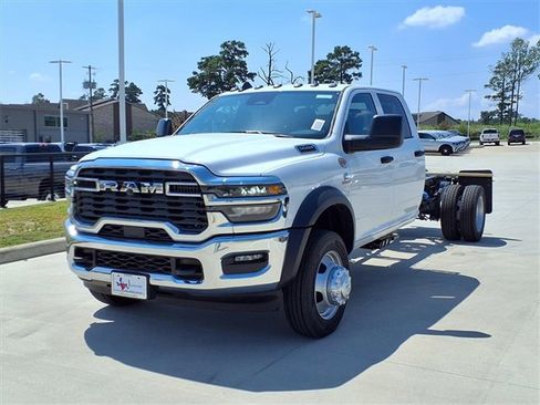 New 2026 RAM 5500 Tradesman w/ Chrome Appearance Group image 3