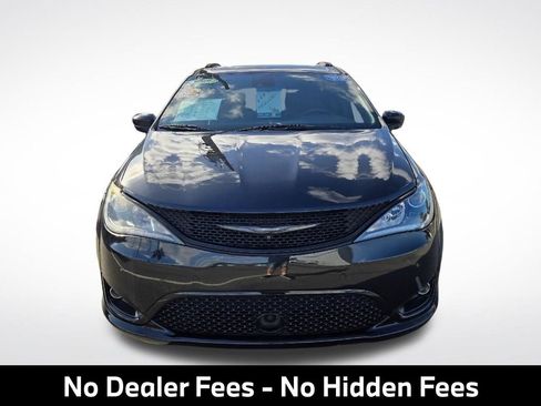 Used 2019 Chrysler Pacifica Touring-L Plus w/ Advanced Safetytec Group FWD image 3