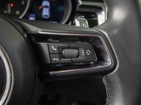 Used 2024 Porsche Macan Premium Plus AWD image 21