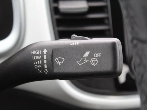 Used 2017 Volkswagen Beetle 1.8T SE image 18