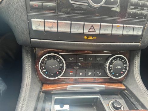 Used 2014 Mercedes-Benz CLS 550 w/ Premium 1 Package image 37