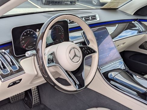 Used 2024 Mercedes-Benz S 580e 4MATIC Sedan image 11