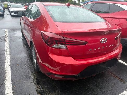 Used 2020 Hyundai Elantra SEL w/ Winter Weather Package FWD image 5