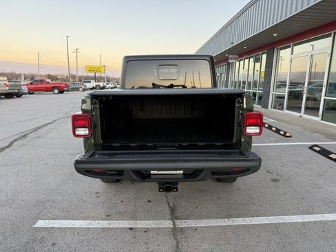 Used 2021 Jeep Gladiator Willys image 5