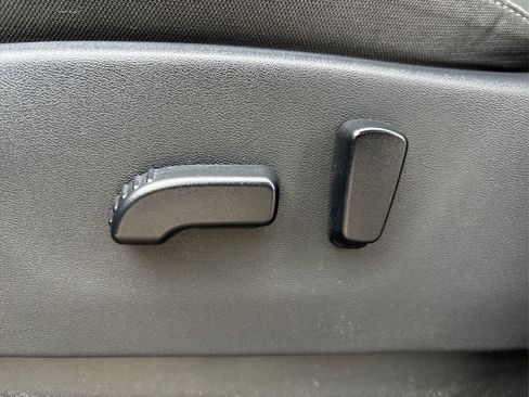 Used 2022 Nissan Frontier SV image 35