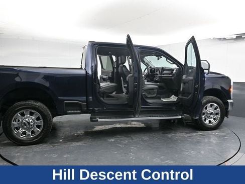 Used 2023 Ford F350 Lariat w/ Chrome Package image 32