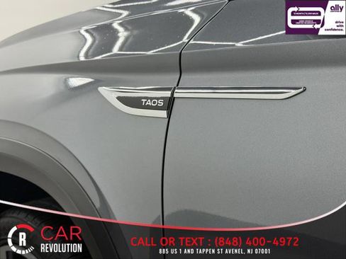 Used 2022 Volkswagen Taos SEL w/ Panoramic Sunroof Package image 60